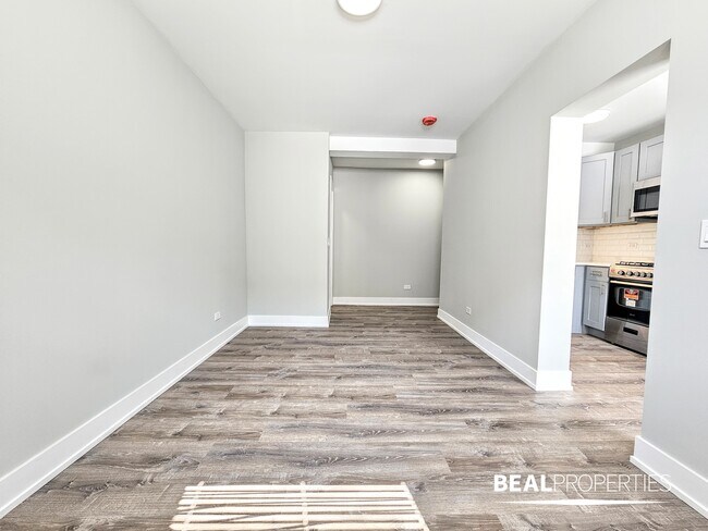 Building Photo - 505 W Belmont Ave