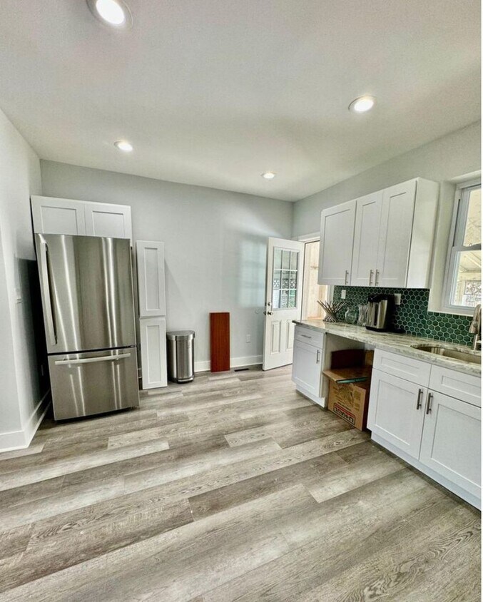 Foto principal - 4530 Salmon St