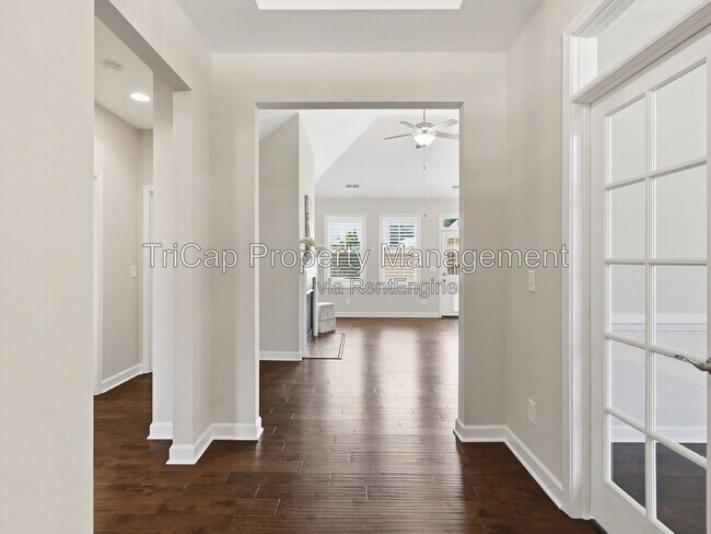 Building Photo - 8029 Crookneck Dr