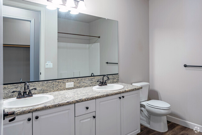 2BR, 2BA - 1,127SF - Primary Bathroom - The Californian