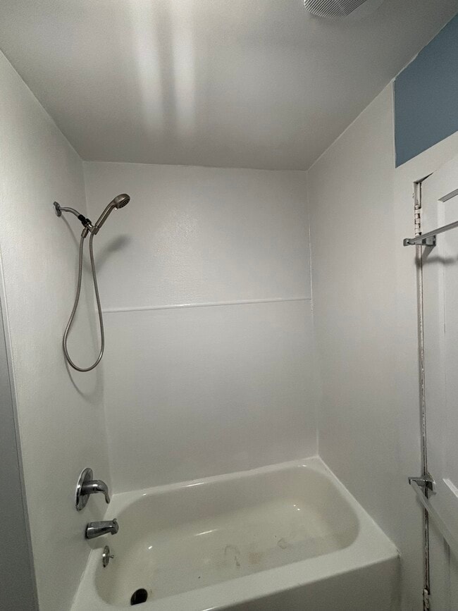 Bathroom - 614 Sampson Ave