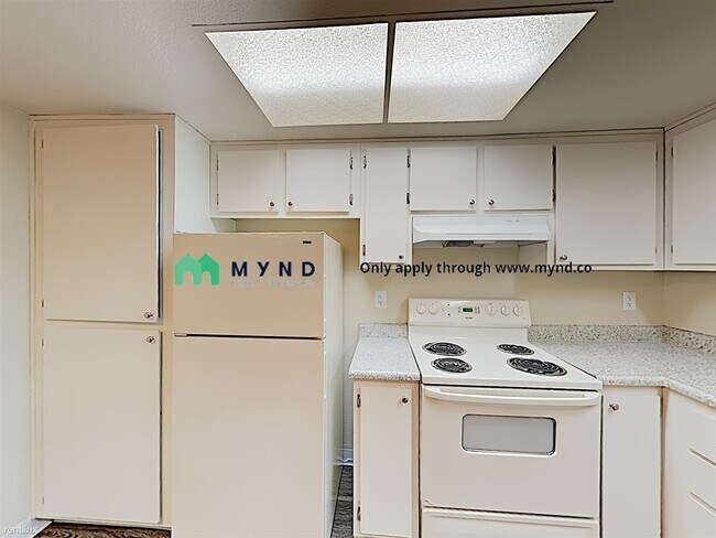 Foto del edificio - 2 br, 1.5 bath  - 4930 College Oak Dr Apt 8