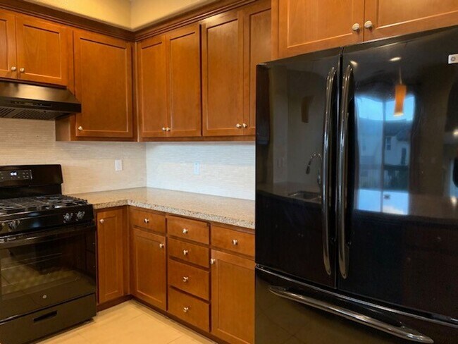 Building Photo - 582 Santa Rosalia Terrace
