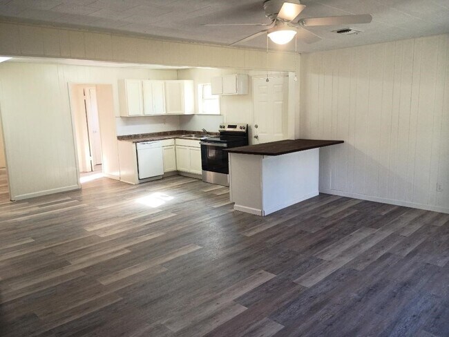 Foto del edificio - 1558 N Fletcher St