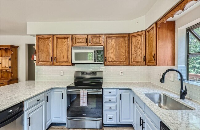 Building Photo - 8858 Black Mountain Dr