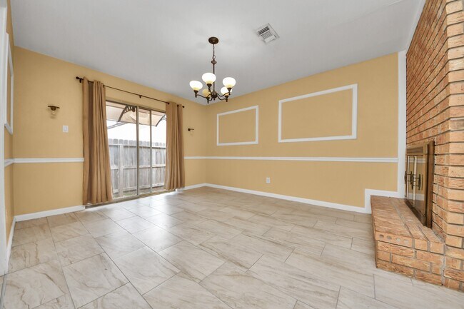 Building Photo - 3935 Heathersage Dr