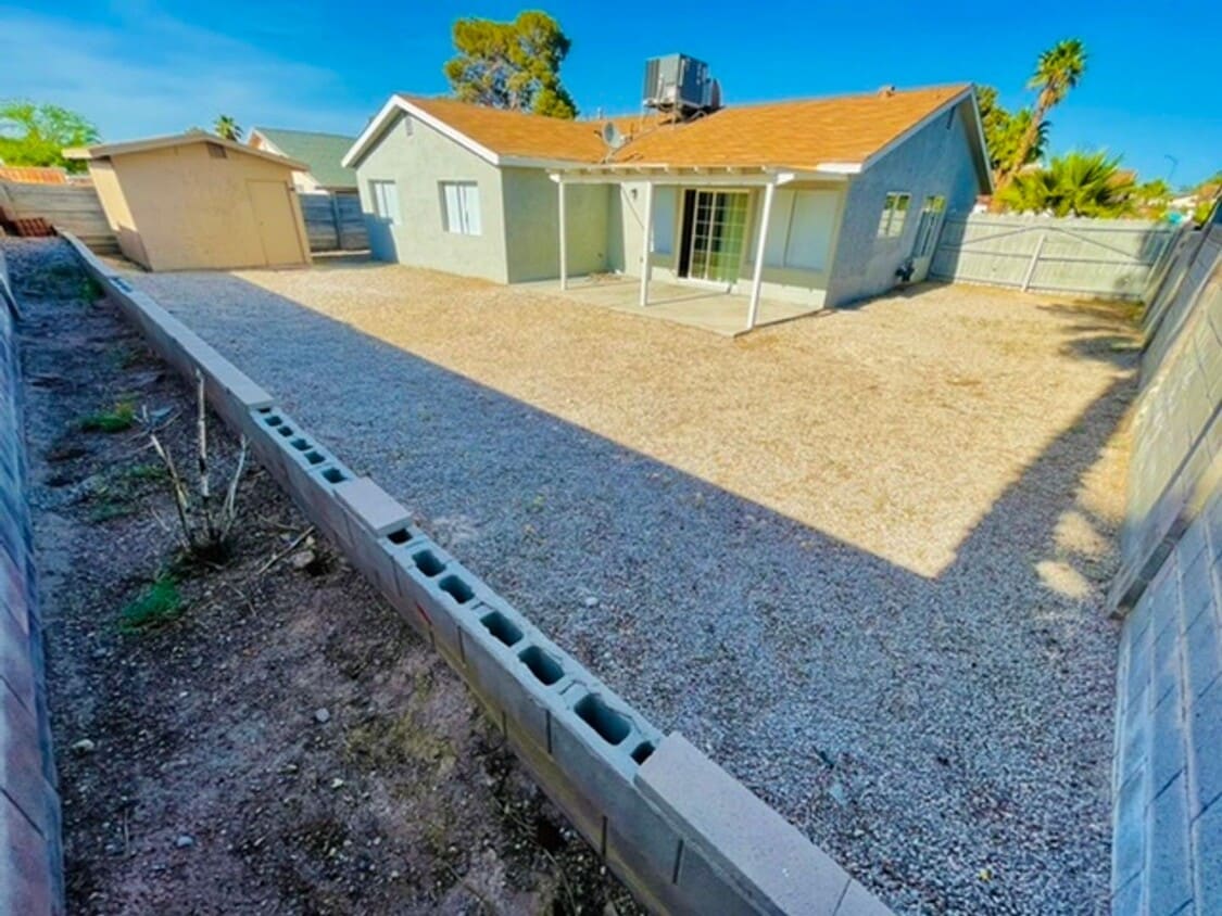 Primary Photo - WONDERFUL 4 BEDROOM, SINGLE STORY HOME NEA...
