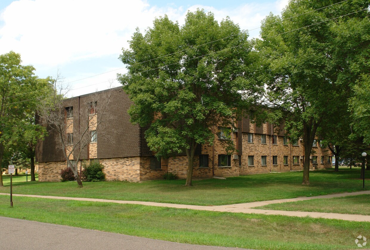 Foto del edificio - Braham Meadows Apartments