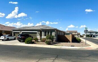 Building Photo - 2058 E Entoro Dr