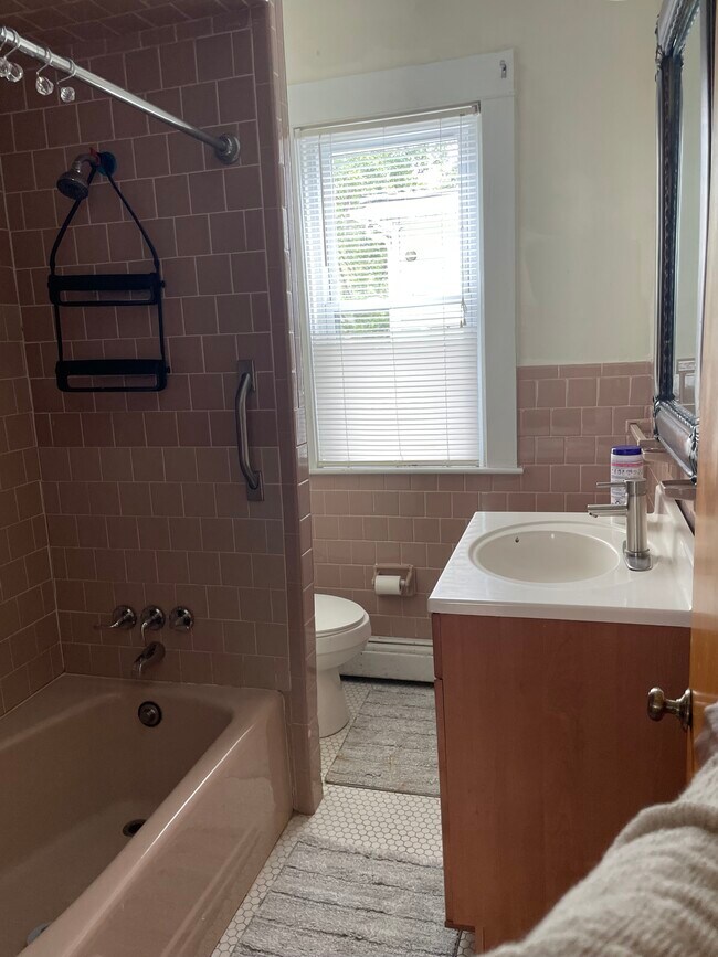 Bathroom - 73 Marion Ave N