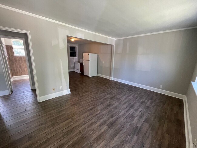Building Photo - 932/934Woodlawn