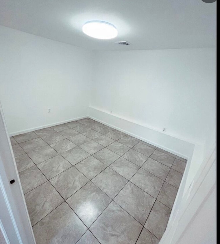 Foto del edificio - 170 E 19th St