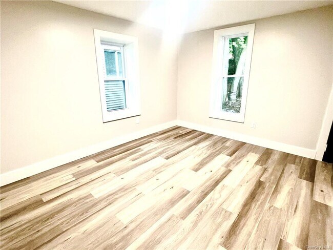 Building Photo - 250 North St