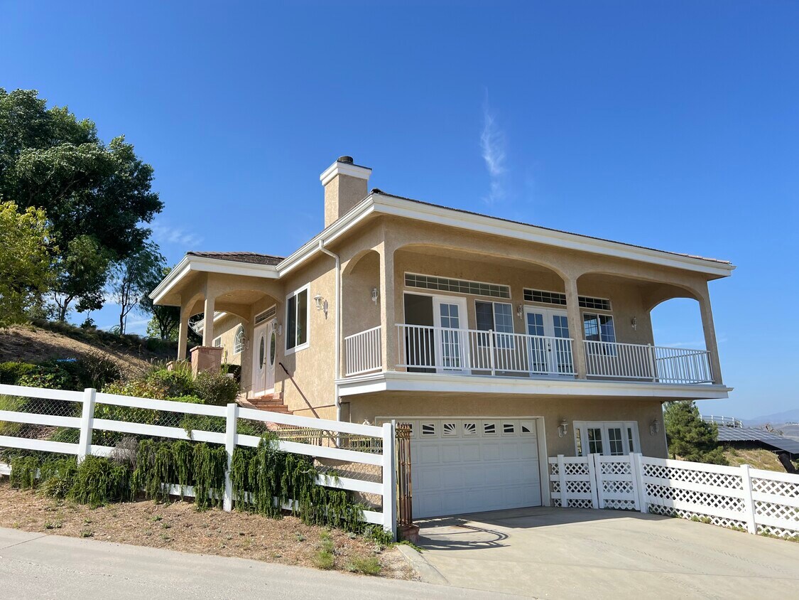 31315 Sloan Canyon Rd, Castaic, CA 91384 House Rental in Castaic, CA