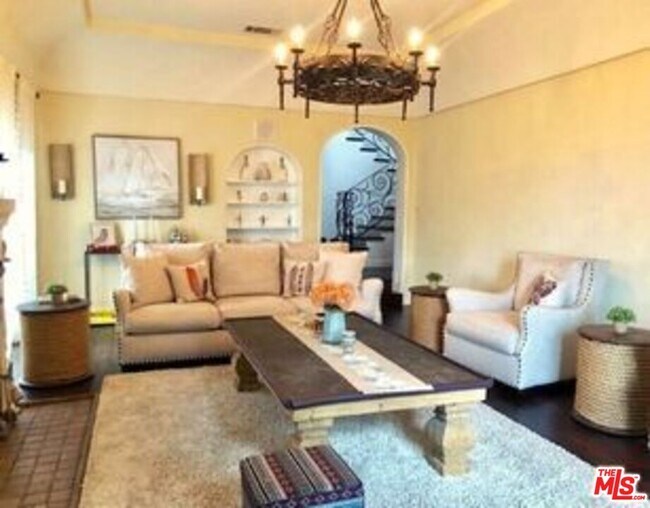 Foto del edificio - 828 S Sunset Canyon Dr