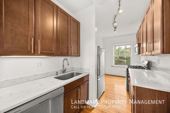 Foto del edificio - 824 W Wrightwood Ave