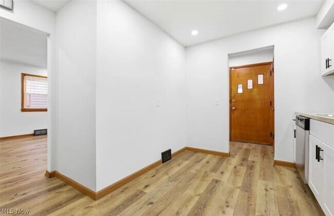 Foto del edificio - 4422 E 141st St
