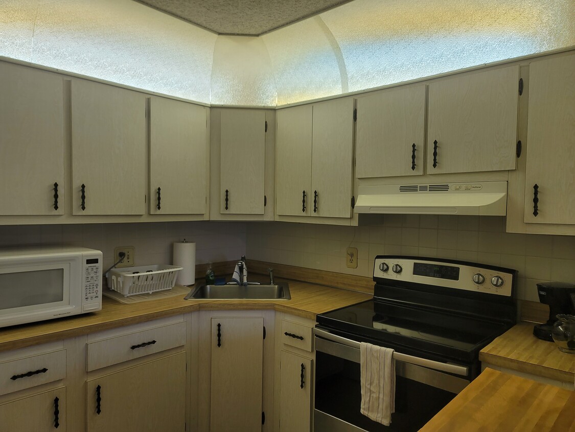 Foto del edificio - 5773 La Paseos Dr