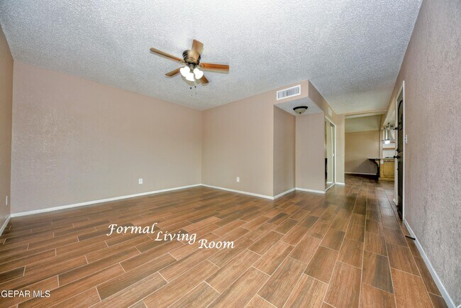 Foto del edificio - 10348 Darin Rd