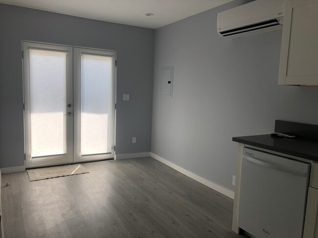 Building Photo - 12355 Sarah St