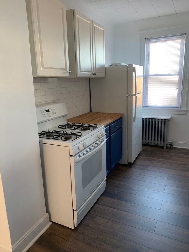 kitchen - 16 Paulison Ave
