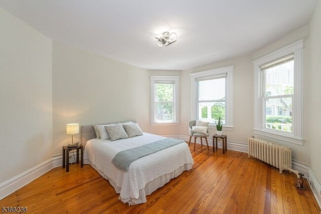 Building Photo - 207 Hillside Ave