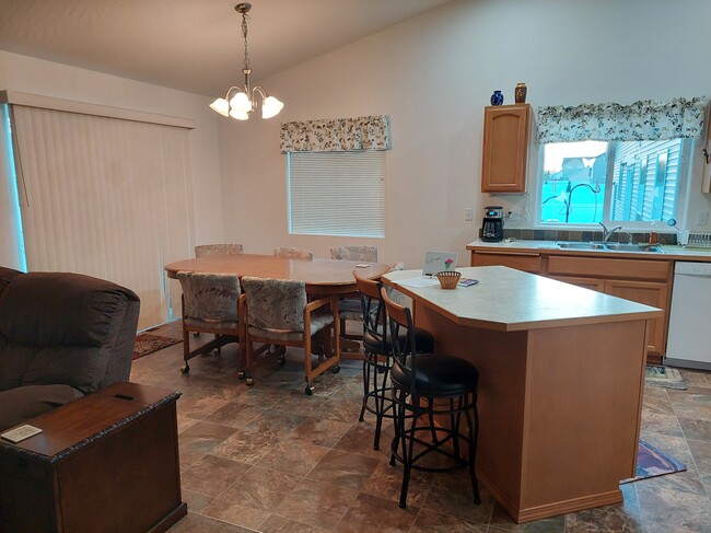 Building Photo - 3839 Accipter Dr