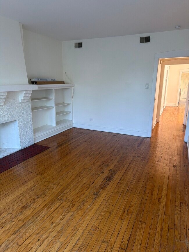 Foto del edificio - 7741 S Yates Blvd
