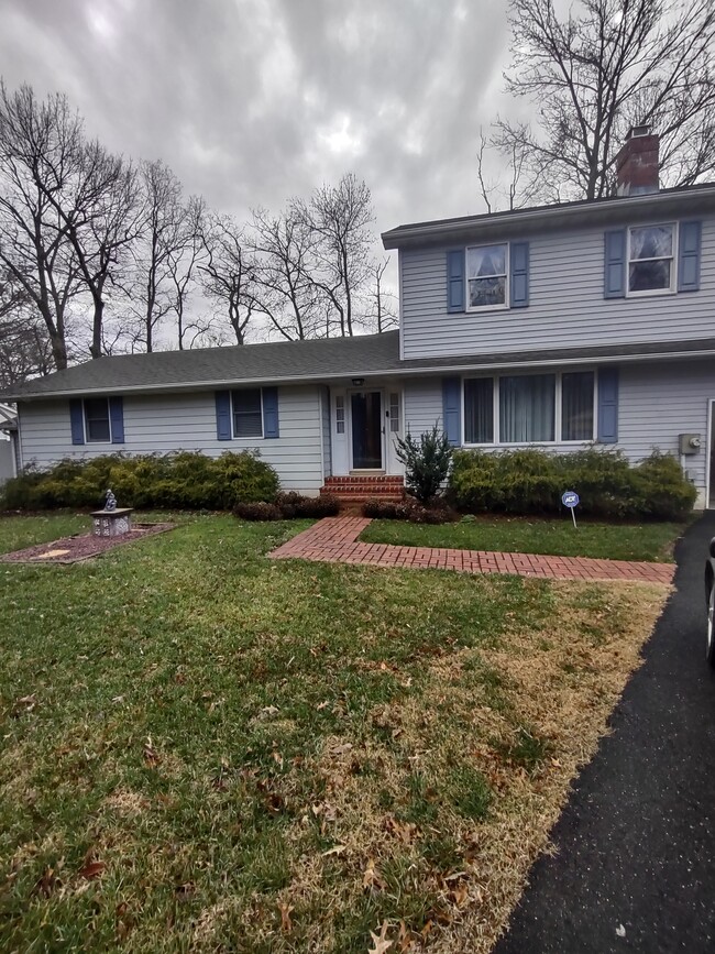 Building Photo - 44 Pocahontas Dr