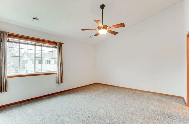 Foto del edificio - 15346 Flower Way