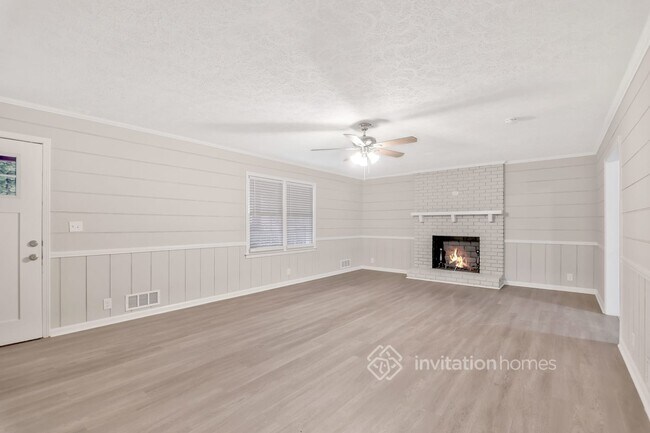 Building Photo - 485 Monteign Ct SW