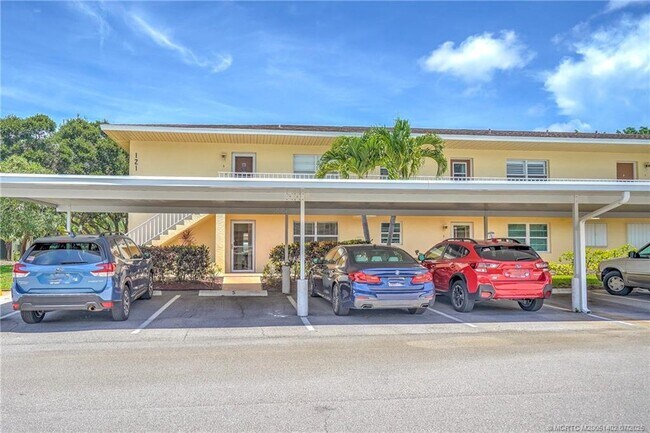 Foto del edificio - 2950 SE Ocean Blvd