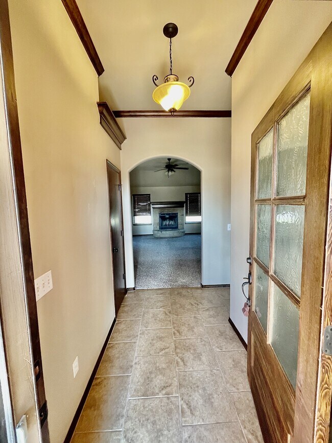 Foto del edificio - 3308 Sharon Dr