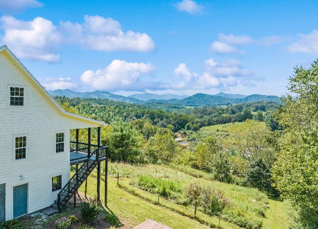 Foto del edificio - 179 Goldfinch Ln