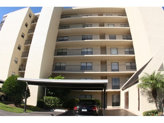 Primary Photo - 3300 Cove Cay Dr