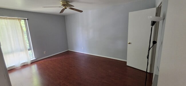 Building Photo - 222 Echelon Rd