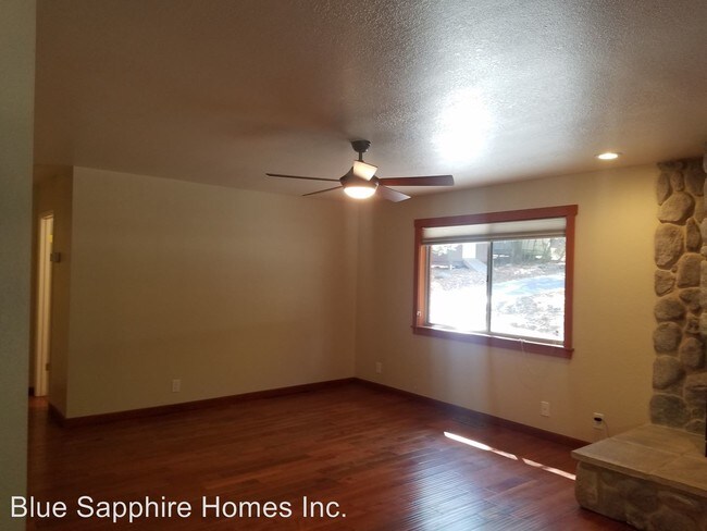 Building Photo - 12045 Glenora Way