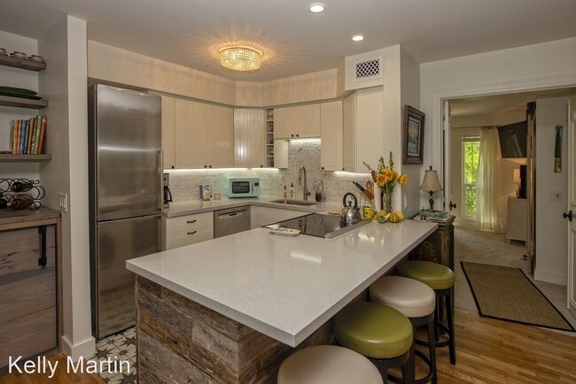 Building Photo - 1 br, 1.5 bath House - 5225 N 24th St #205