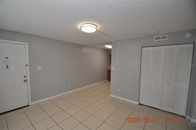 Building Photo - 2207 Irene St