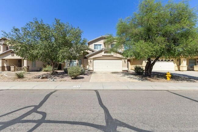 Building Photo - Spacious 2 Story 4 Bedroom 2.5 Bath Home L...