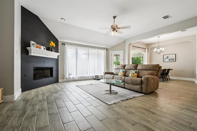 Building Photo - 16601 Malaga Hills Dr