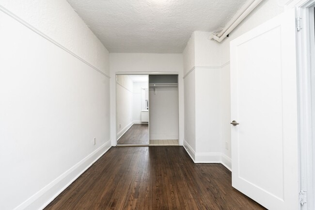 Building Photo - 100 Vaughan Rd