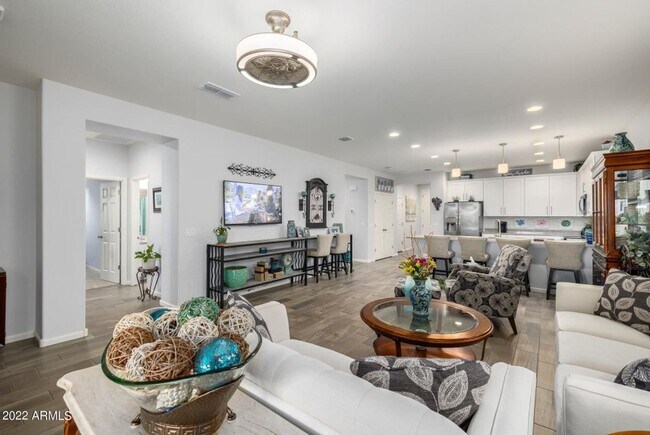 Foto del edificio - Gorgeous single level 4-bedroom, 3-bathroom home nestled in an upscale gated community in Peoria