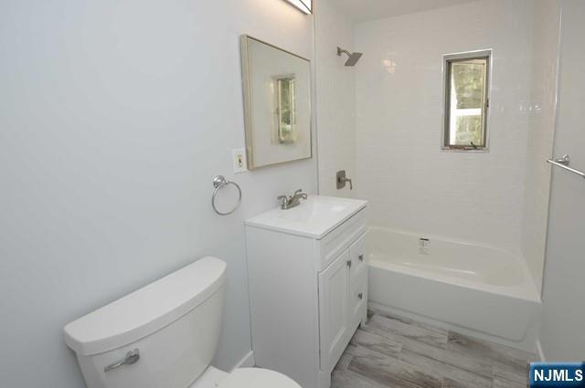 Building Photo - 38-49-49 Vanore Dr