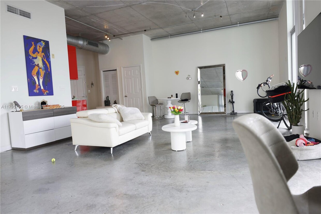 Foto principal - 2100 Van Buren St
