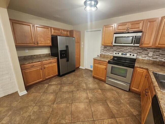 Building Photo - 3601 Van Buren Dr