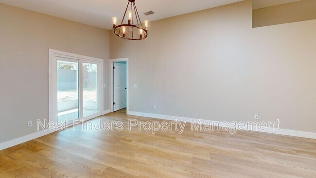 Building Photo - 162 Las Palmas Ln