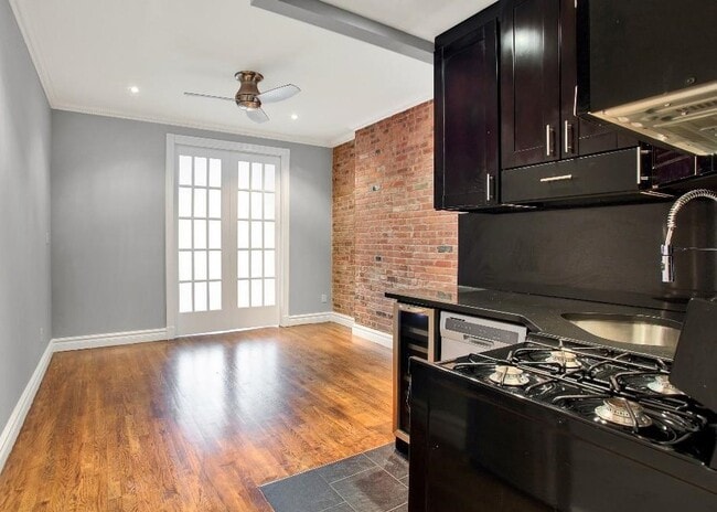 Foto del edificio - 250 Mott St