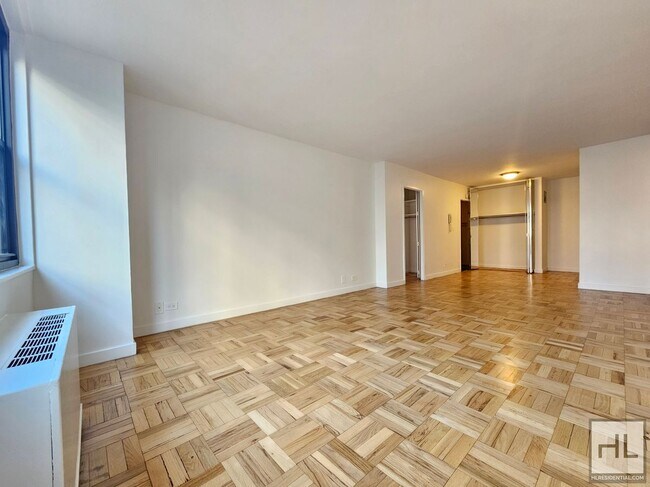 Building Photo - Bright 1-Bedroom in Midtown East | 7th Flo...