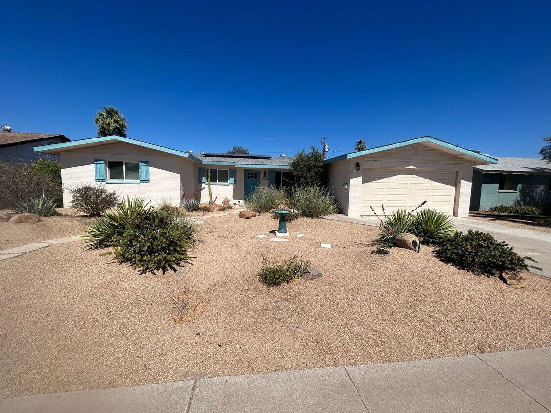 Foto principal - 4 Bedroom 3 Bathroom Parkway Manor 2 Home
